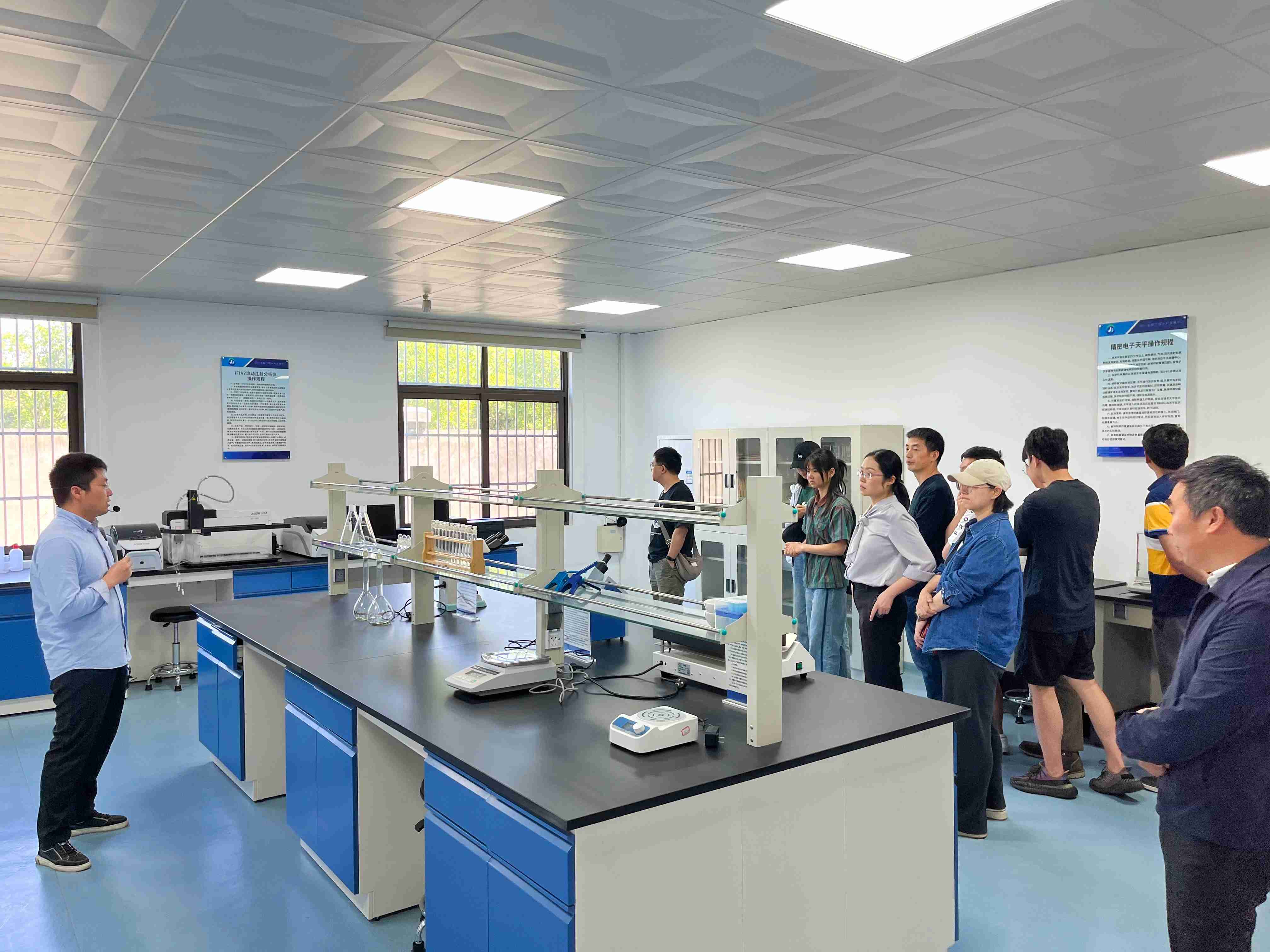 cd4fa16c1d30452f99112ce985d3dea1(1)